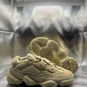 Adidas yeeyz 500 super moon yellow